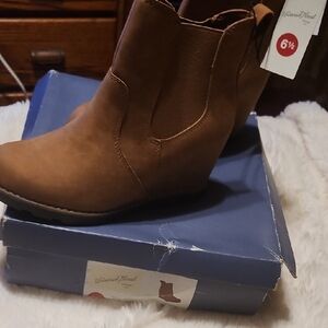 Universal Thread Tan Ankle Booties